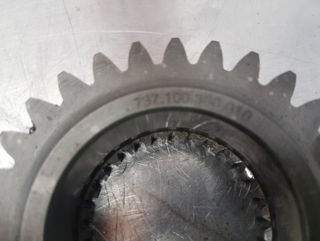 Fendt 724 S4, 714, 716, 718, 720, 722, Spur Gear Z28 737100380010 - Front axle: picture 4 Fendt 724 S4, 714, 716, 718, 720, 722, Spur Gear Z28 737100380010 - Front axle: picture 4