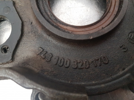Fendt 724 S4, 714, 716, 718, 720, Fwd Pump Support Cover 743100320170 - Front axle: picture 5 Fendt 724 S4, 714, 716, 718, 720, Fwd Pump Support Cover 743100320170 - Front axle: picture 5