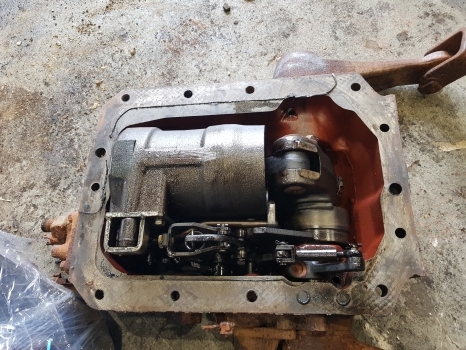 Fiat 70-90, 80-90 Hydraulic Lift Cover Assy 5117164, 5125938, 5123957, 5123959 - Hydraulics for Farm tractor: picture 2 Fiat 70-90, 80-90 Hydraulic Lift Cover Assy 5117164, 5125938, 5123957, 5123959 - Hydraulics for Farm tractor: picture 2