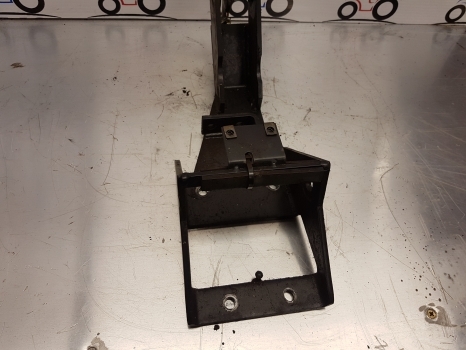 Ford 10 , 30 And Tw Series Brake Pedal Bracket For Super Q E9nn2k113ab - Pedal for Farm tractor: picture 2 Ford 10 , 30 And Tw Series Brake Pedal Bracket For Super Q E9nn2k113ab - Pedal for Farm tractor: picture 2