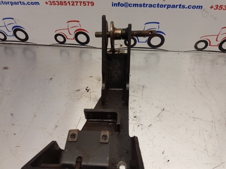 Ford 10 , 30 And Tw Series Brake Pedal Bracket For Super Q E9nn2k113ab - Pedal for Farm tractor: picture 3 Ford 10 , 30 And Tw Series Brake Pedal Bracket For Super Q E9nn2k113ab - Pedal for Farm tractor: picture 3