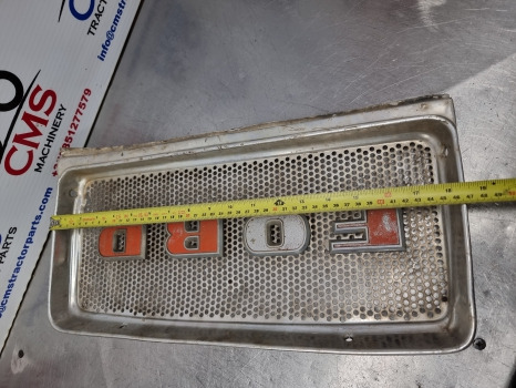 Ford 2000, 3000, 4000, 5000, 4110, Cab Front Grill Genuine 81823928, - Grill: picture 4 Ford 2000, 3000, 4000, 5000, 4110, Cab Front Grill Genuine 81823928, - Grill: picture 4