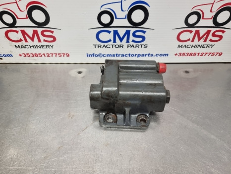 Ford 40 Series, 7840, 8240, 8340, Ts, Hydraulic Valve F2nnr947aa, 81878459 - Hydraulic valve for Agricultural machinery: picture 1 Ford 40 Series, 7840, 8240, 8340, Ts, Hydraulic Valve F2nnr947aa, 81878459 - Hydraulic valve for Agricultural machinery: picture 1
