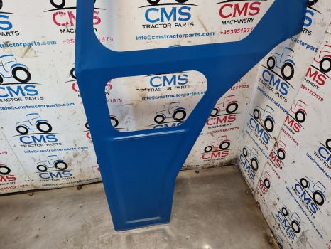 Ford 4000, 5000, 6000, 7000 Cab Door Frame Lhs 81834250 - Door and parts: picture 4 Ford 4000, 5000, 6000, 7000 Cab Door Frame Lhs 81834250 - Door and parts: picture 4