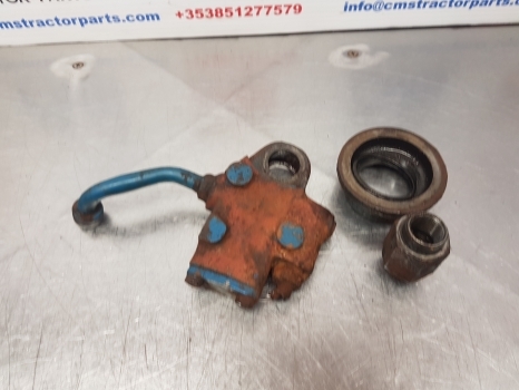 Ford 5000, 7600, 6600, 6700 Hydraulic Valve, Oil Cooler D6nnk910b, D6nnk910a - Hydraulic valve for Farm tractor: picture 2 Ford 5000, 7600, 6600, 6700 Hydraulic Valve, Oil Cooler D6nnk910b, D6nnk910a - Hydraulic valve for Farm tractor: picture 2
