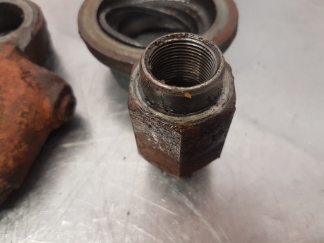 Ford 5000, 7600, 6600, 6700 Hydraulic Valve, Oil Cooler D6nnk910b, D6nnk910a - Hydraulic valve for Farm tractor: picture 3 Ford 5000, 7600, 6600, 6700 Hydraulic Valve, Oil Cooler D6nnk910b, D6nnk910a - Hydraulic valve for Farm tractor: picture 3