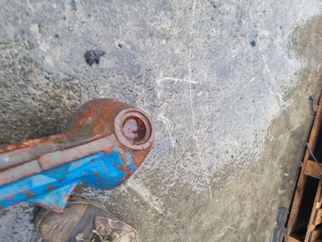 Ford 7840, 6640, 5640 Front Axle Housing Car125160, 19013 , Car128939, 82850149 - Front axle: picture 5 Ford 7840, 6640, 5640 Front Axle Housing Car125160, 19013 , Car128939, 82850149 - Front axle: picture 5
