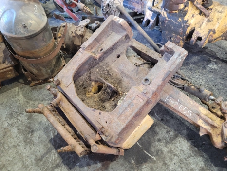 Suspension Ford C, D Series 655c, 655d Front Axle Support Frame Bolster E7nn3a042ce: picture 1