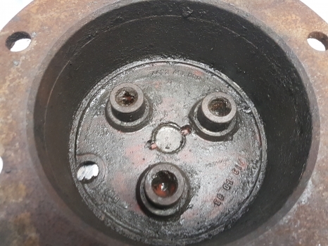 Ford Front Axle Hub Plate Hat 4472451020 - Hub for Farm tractor: picture 1 Ford Front Axle Hub Plate Hat 4472451020 - Hub for Farm tractor: picture 1