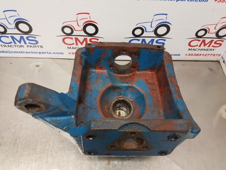 Ford Tw15, Tw25, 8210, 7910 Front Axle Swivel Housing Rhs Zp4472353331, 83945667 - Steering knuckle for Farm tractor: picture 4 Ford Tw15, Tw25, 8210, 7910 Front Axle Swivel Housing Rhs Zp4472353331, 83945667 - Steering knuckle for Farm tractor: picture 4