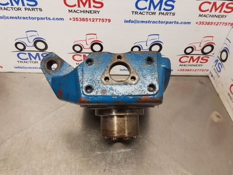 Ford Tw15, Tw25, 8210, 7910 Front Axle Swivel Housing Rhs Zp4472353331, 83945667 - Steering knuckle for Farm tractor: picture 2 Ford Tw15, Tw25, 8210, 7910 Front Axle Swivel Housing Rhs Zp4472353331, 83945667 - Steering knuckle for Farm tractor: picture 2