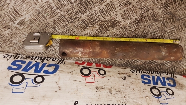 Jcb 3cx Front Axle Pin Pivot 811/10011 - Front axle for Backhoe loader: picture 2 Jcb 3cx Front Axle Pin Pivot 811/10011 - Front axle for Backhoe loader: picture 2