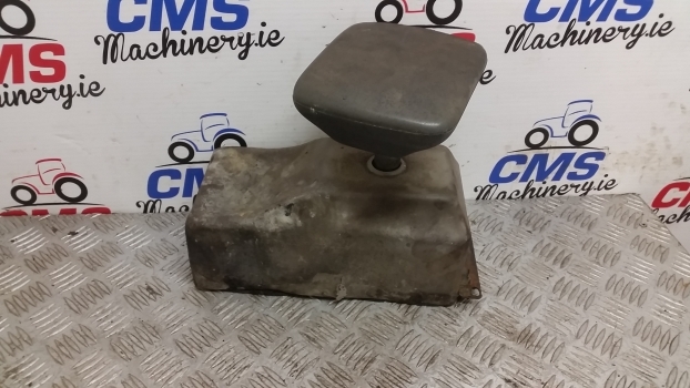 Jcb 412s, 436b, 411b, 456b, 426b, 436b Cushion Armrest 265/01704, 269/40613 - Seat for Farm tractor: picture 5 Jcb 412s, 436b, 411b, 456b, 426b, 436b Cushion Armrest 265/01704, 269/40613 - Seat for Farm tractor: picture 5