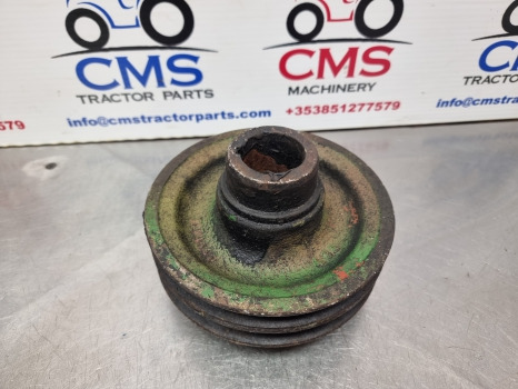 John Deere 1950, 2040, 2140, Crankshaft Pulley R70443 - Belt tensioner for Farm tractor: picture 2 John Deere 1950, 2040, 2140, Crankshaft Pulley R70443 - Belt tensioner for Farm tractor: picture 2