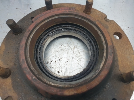 John Deere 3040 Zf Apl345/350 Front Axle Hub Bolt Plate 4472353140, L40207 - Hub for Farm tractor: picture 4 John Deere 3040 Zf Apl345/350 Front Axle Hub Bolt Plate 4472353140, L40207 - Hub for Farm tractor: picture 4