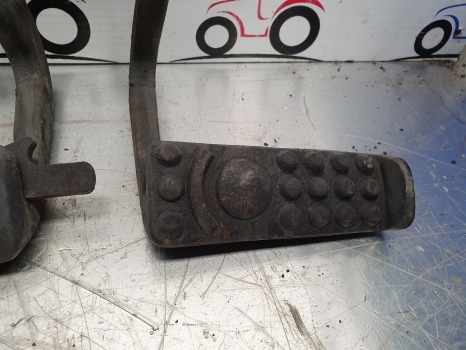 John Deere Brake Pedals For Sg2 Cab R75715, R75716, Ar102305, Ar102306 - Pedal for Farm tractor: picture 3 John Deere Brake Pedals For Sg2 Cab R75715, R75716, Ar102305, Ar102306 - Pedal for Farm tractor: picture 3