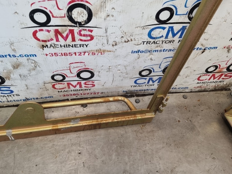 Kramer Kt407 Cab Door Windows Top Frame, Zinc Electroplating - Door and parts: picture 4 Kramer Kt407 Cab Door Windows Top Frame, Zinc Electroplating - Door and parts: picture 4