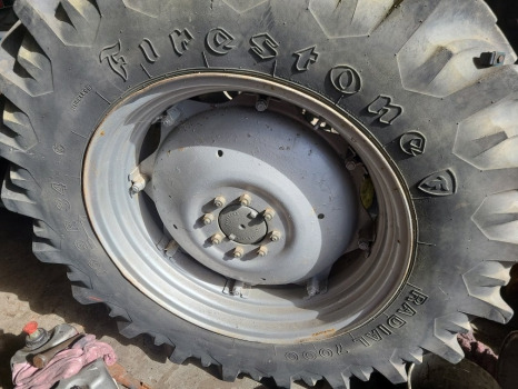 Massey Ferguson 265, 275, 290 Rear Wheel And Tyre 16.9r34 - Wheel and tire package: picture 5 Massey Ferguson 265, 275, 290 Rear Wheel And Tyre 16.9r34 - Wheel and tire package: picture 5