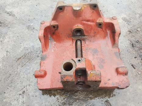 Massey Ferguson 50b, 100, 200, 300, 500 Series Front Axle Casting 1684290m1 - Hub for Backhoe loader: picture 3 Massey Ferguson 50b, 100, 200, 300, 500 Series Front Axle Casting 1684290m1 - Hub for Backhoe loader: picture 3