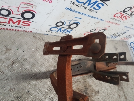 Massey Ferguson 5450, 5420 Front Axle Mudguard Fender Frame Pair 4353084m91 - Fender for Farm tractor: picture 5 Massey Ferguson 5450, 5420 Front Axle Mudguard Fender Frame Pair 4353084m91 - Fender for Farm tractor: picture 5