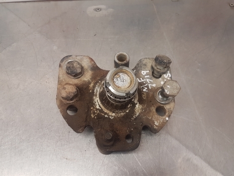 Massey Ferguson 7719 Class Series Mudguard Support Pivot 4273669m2, 0011430550 - Fender for Farm tractor: picture 1 Massey Ferguson 7719 Class Series Mudguard Support Pivot 4273669m2, 0011430550 - Fender for Farm tractor: picture 1