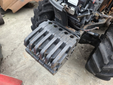 New Holland T4, T4000, Tn T4.90 V Case Quantum Series Front Weight Kit 5199312, - Counterweight: picture 1 New Holland T4, T4000, Tn T4.90 V Case Quantum Series Front Weight Kit 5199312, - Counterweight: picture 1