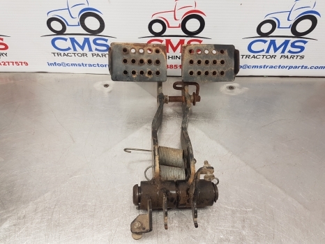 New Holland T5.95, T5, Case Farmall, Maxxum Brake Pedal Assy 84467902, 84467901 - Pedal for Agricultural machinery: picture 2 New Holland T5.95, T5, Case Farmall, Maxxum Brake Pedal Assy 84467902, 84467901 - Pedal for Agricultural machinery: picture 2