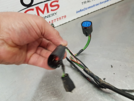 New Holland T6010, T6000, T7000, T7, Tail Light Wiring Loom 87313641 - Cables/ Wire harness: picture 5 New Holland T6010, T6000, T7000, T7, Tail Light Wiring Loom 87313641 - Cables/ Wire harness: picture 5