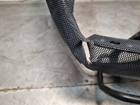 New Holland T7.200, T6030, T7.190, T7.195,t6050 Front Grille 87727716, 87727714 - Grill: picture 4 New Holland T7.200, T6030, T7.190, T7.195,t6050 Front Grille 87727716, 87727714 - Grill: picture 4