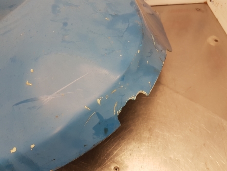 New Holland Tm, Ts, Tl, 35, 60, 40 Series Mudguard Extension Lhs 82003474 - Fender for Farm tractor: picture 3 New Holland Tm, Ts, Tl, 35, 60, 40 Series Mudguard Extension Lhs 82003474 - Fender for Farm tractor: picture 3