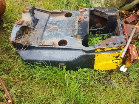 New Holland Tm140, Tm, Case Mxm 4wd Front Axle Support 82031504, 82037028 - Hub for Farm tractor: picture 4 New Holland Tm140, Tm, Case Mxm 4wd Front Axle Support 82031504, 82037028 - Hub for Farm tractor: picture 4