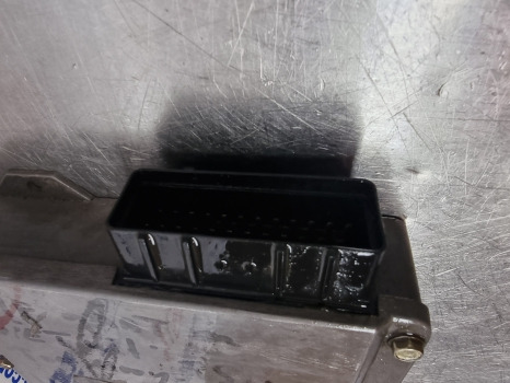 New Holland Ts90, Ts100, Ts110, Ts115 Transmission Control Ecu 82026640 - ECU: picture 5 New Holland Ts90, Ts100, Ts110, Ts115 Transmission Control Ecu 82026640 - ECU: picture 5