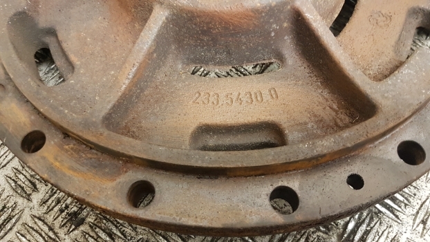 Same Rubin 120 Titan, Silver Rear Axle Differential Flange 0.007.7564.0/30 - Rear axle for Farm tractor: picture 3 Same Rubin 120 Titan, Silver Rear Axle Differential Flange 0.007.7564.0/30 - Rear axle for Farm tractor: picture 3