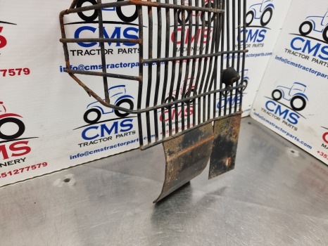 Valtra 6400, 8000, Engine Shield, Guard V33462200 - Grill: picture 3 Valtra 6400, 8000, Engine Shield, Guard V33462200 - Grill: picture 3