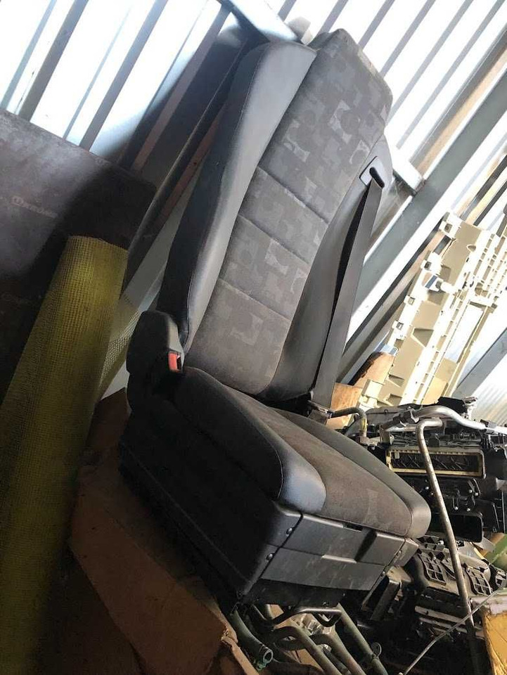 Foteli siedzenia  komplet Mercedes Actros nowe - Seat for Truck: picture 4 Foteli siedzenia  komplet Mercedes Actros nowe - Seat for Truck: picture 4