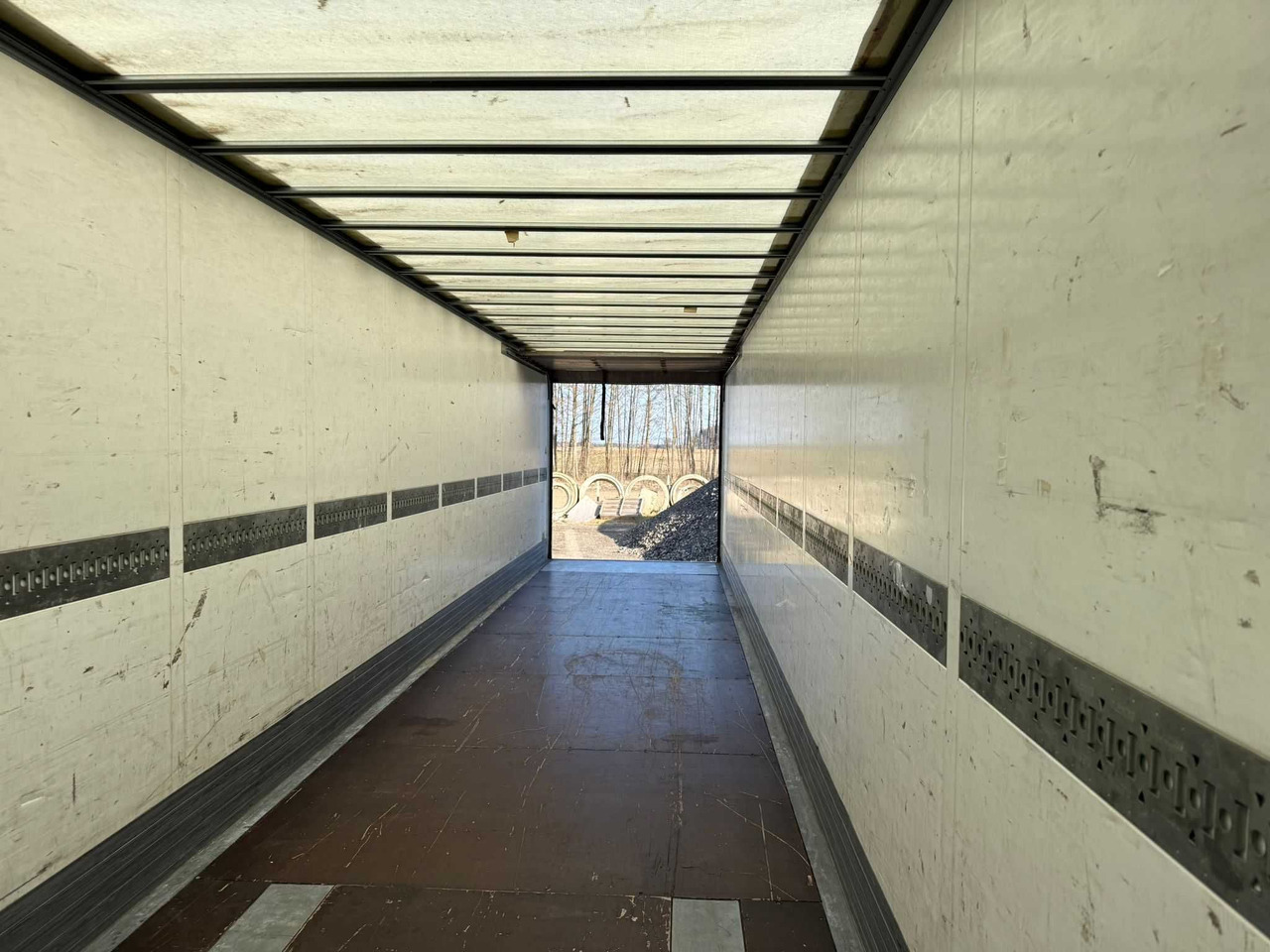 Schmitz Izoterma Kontener Box, 2017r, roleta , 481083 km , z Francji - Isothermal semi-trailer: picture 3 Schmitz Izoterma Kontener Box, 2017r, roleta , 481083 km , z Francji - Isothermal semi-trailer: picture 3