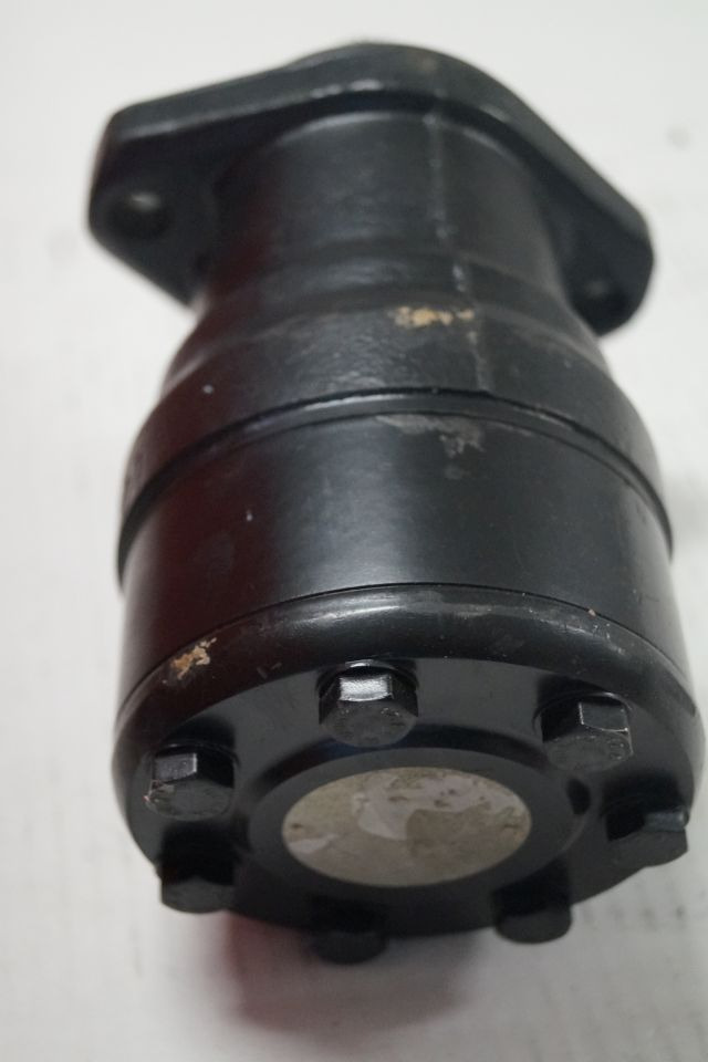 Jungheinrich 26906940 | Stuur motor Steering motor WRL reachtruck till year 2003 Stuur motor Steering motor WRL reachtruck till year 2003 - Hydraulic motor for Material handling equipment: picture 2 Jungheinrich 26906940 | Stuur motor Steering motor WRL reachtruck till year 2003 Stuur motor Steering motor WRL reachtruck till year 2003 - Hydraulic motor for Material handling equipment: picture 2