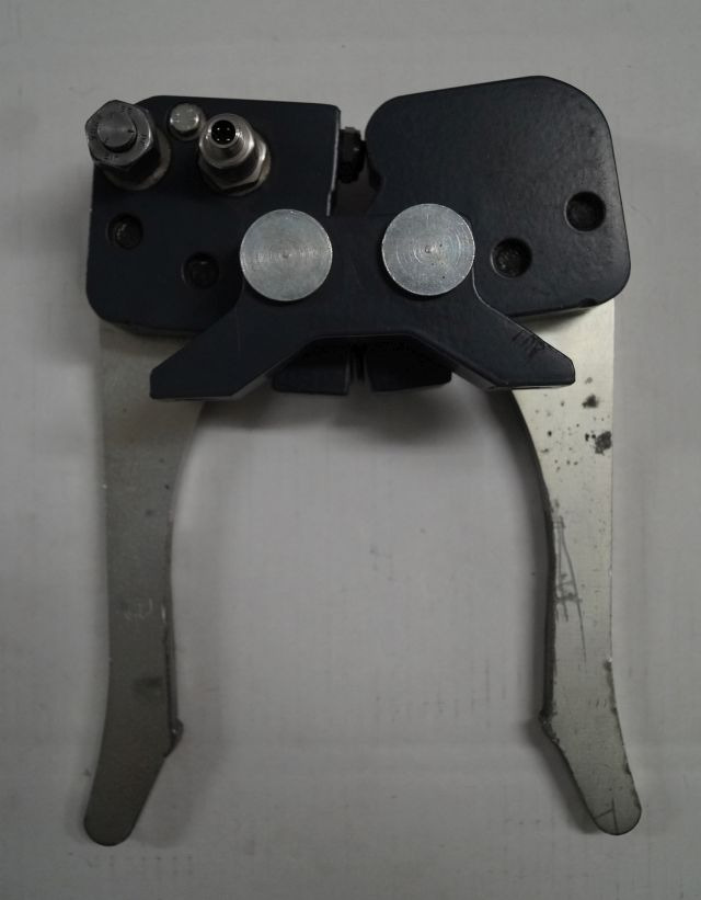 Jungheinrich 51193016 | Hydraulic Clamb from EKS308 year 2014 loading sensor 511 Hydraulic Clamb from EKS308 year 2014 loading sensor 51106010 - Hydraulics for Material handling equipment: picture 1 Jungheinrich 51193016 | Hydraulic Clamb from EKS308 year 2014 loading sensor 511 Hydraulic Clamb from EKS308 year 2014 loading sensor 51106010 - Hydraulics for Material handling equipment: picture 1