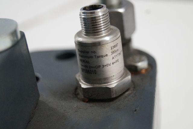 Jungheinrich 51193016 | Hydraulic Clamb from EKS312 year 2014 loading sensor 511 Hydraulic Clamb from EKS312 year 2014 loading sensor 51106010 - Hydraulics for Material handling equipment: picture 2 Jungheinrich 51193016 | Hydraulic Clamb from EKS312 year 2014 loading sensor 511 Hydraulic Clamb from EKS312 year 2014 loading sensor 51106010 - Hydraulics for Material handling equipment: picture 2