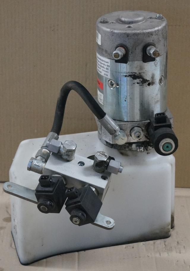 Jungheinrich 51417583 | Pumpmotor with tank and valve block 24V 2,2KW code R9320 Pumpmotor with tank and valve block 24V 2,2KW code R932010341 for EJD220 year 2016 - Hydraulic pump for Material handling equipment: picture 1 Jungheinrich 51417583 | Pumpmotor with tank and valve block 24V 2,2KW code R9320 Pumpmotor with tank and valve block 24V 2,2KW code R932010341 for EJD220 year 2016 - Hydraulic pump for Material handling equipment: picture 1