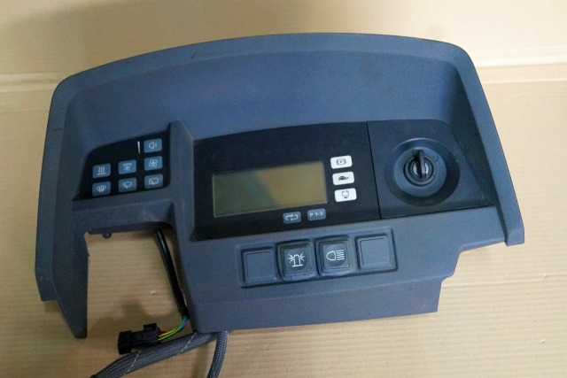 Jungheinrich 51475340 | Dashboard for ETM from year 2011 including ignition swit - Dashboard for Material handling equipment: picture 1 Jungheinrich 51475340 | Dashboard for ETM from year 2011 including ignition swit - Dashboard for Material handling equipment: picture 1