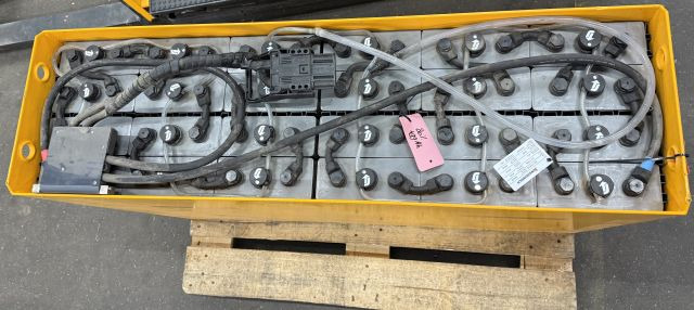 Jungheinrich unknown | 48 4PZS620 year 20/2020 sn. C81179598 dimensions 1220x355 - Battery for Material handling equipment: picture 2 Jungheinrich unknown | 48 4PZS620 year 20/2020 sn. C81179598 dimensions 1220x355 - Battery for Material handling equipment: picture 2