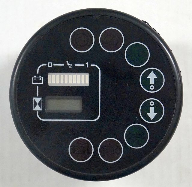 Still 010480904 | Display 24V from R06-06 year 2009 slight damage on edge - Dashboard for Material handling equipment: picture 1 Still 010480904 | Display 24V from R06-06 year 2009 slight damage on edge - Dashboard for Material handling equipment: picture 1