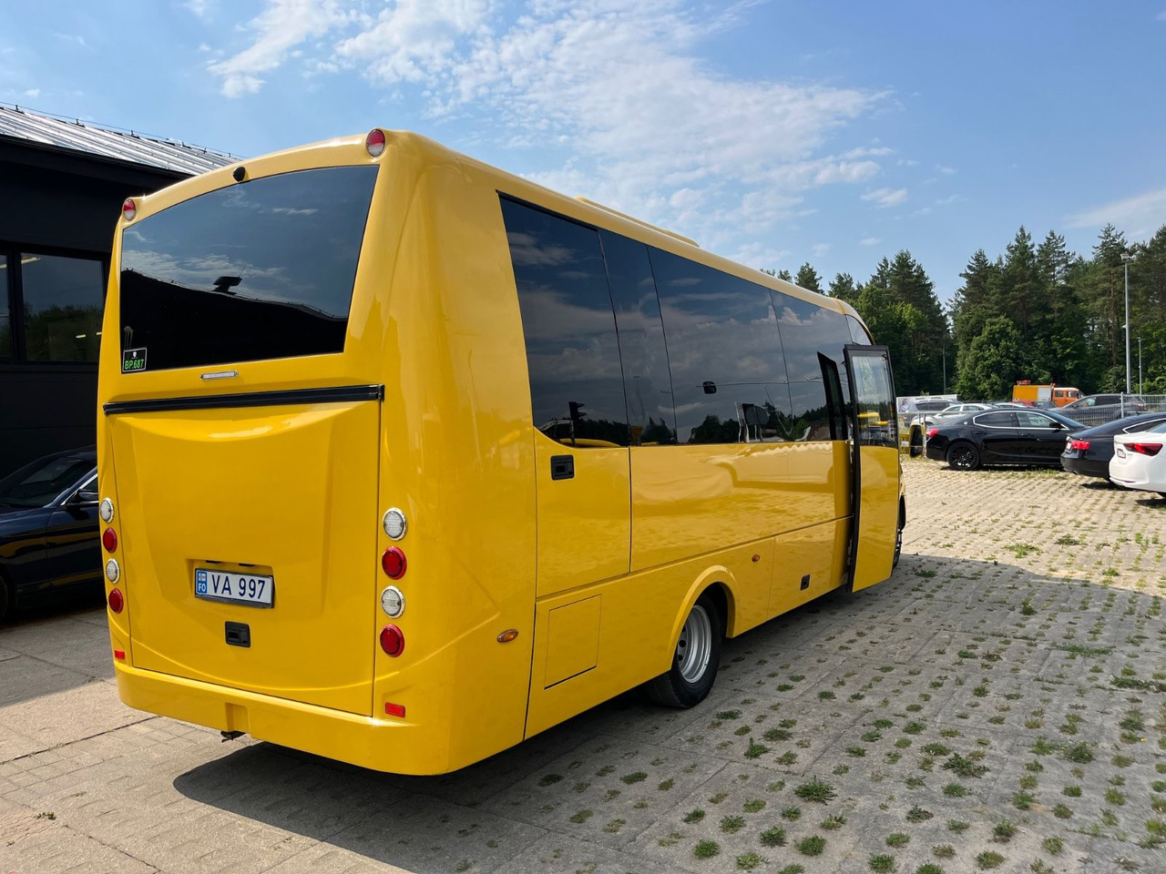Iveco Rosero First / 24+1+1 / Telma/ EURO6 - Coach: picture 3 Iveco Rosero First / 24+1+1 / Telma/ EURO6 - Coach: picture 3