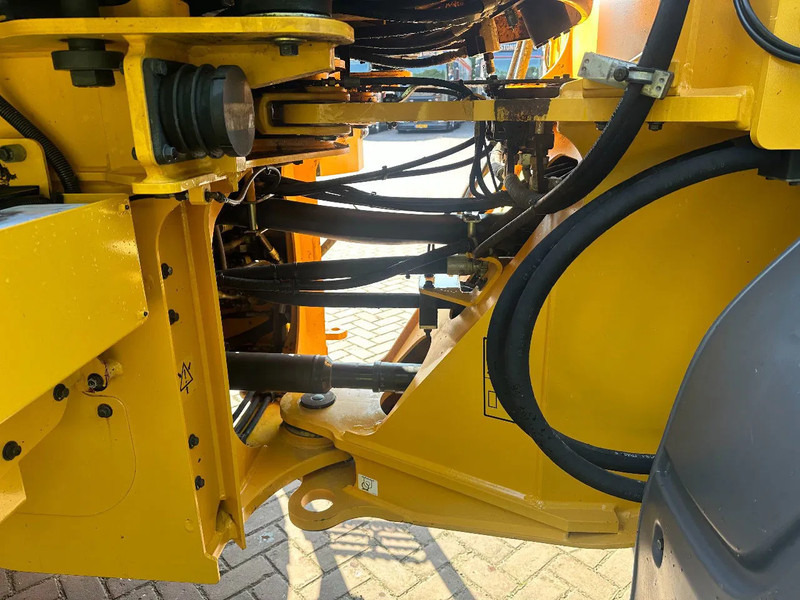 Wheel loader Volvo L70 H: picture 12