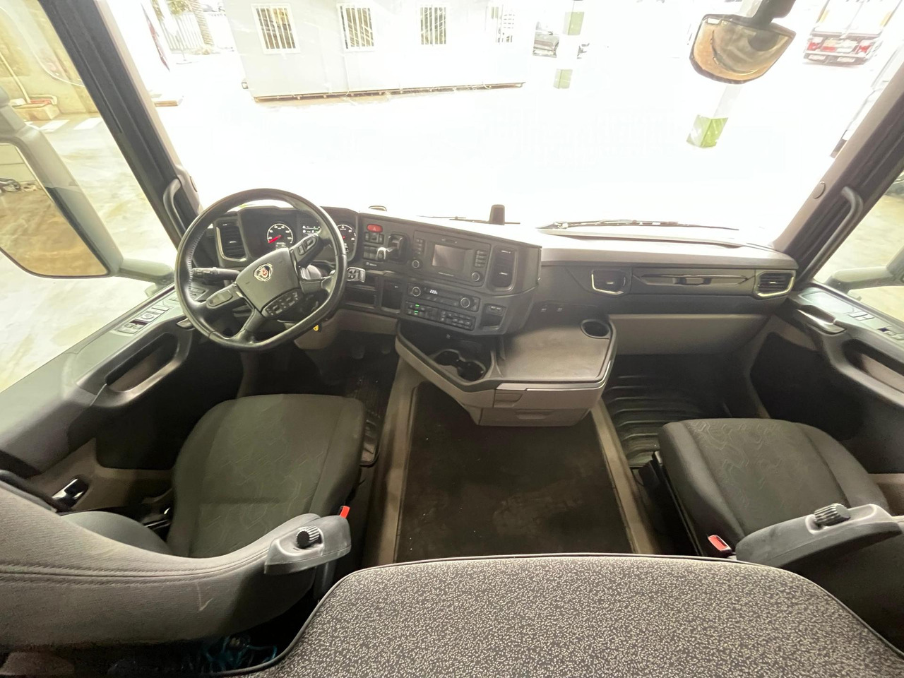 Scania R450 CR20H Retarder - Tractor unit: picture 4 Scania R450 CR20H Retarder - Tractor unit: picture 4