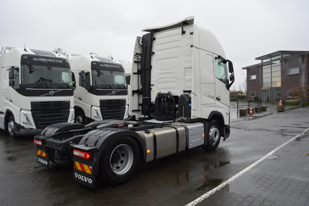 Volvo FH 460 Globetrotter XL i-Save I-ParkCool - Tractor unit: picture 4 Volvo FH 460 Globetrotter XL i-Save I-ParkCool - Tractor unit: picture 4
