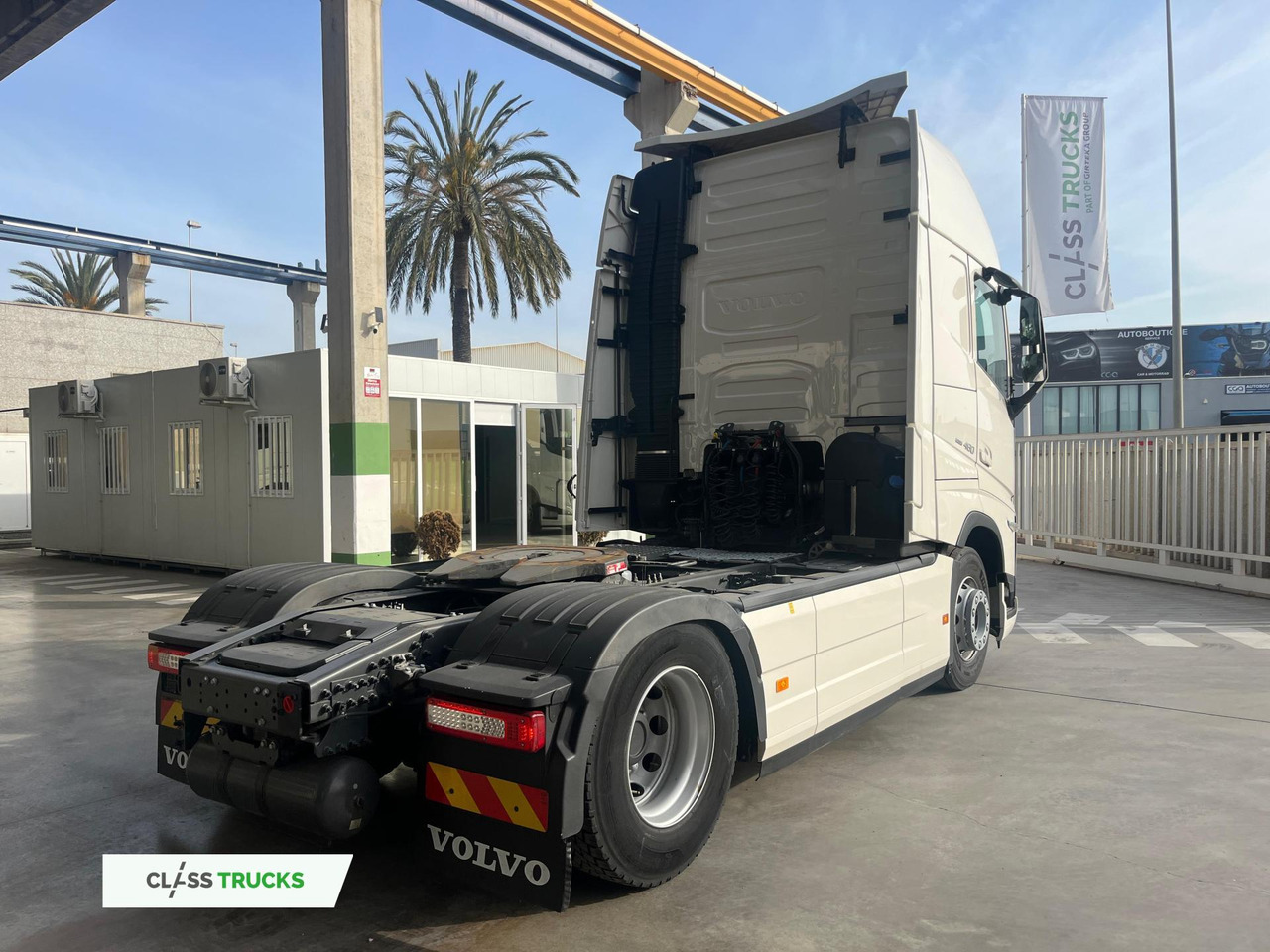 Volvo FH 460 Globetrotter XL i-Save Side Skirts - Tractor unit: picture 4 Volvo FH 460 Globetrotter XL i-Save Side Skirts - Tractor unit: picture 4