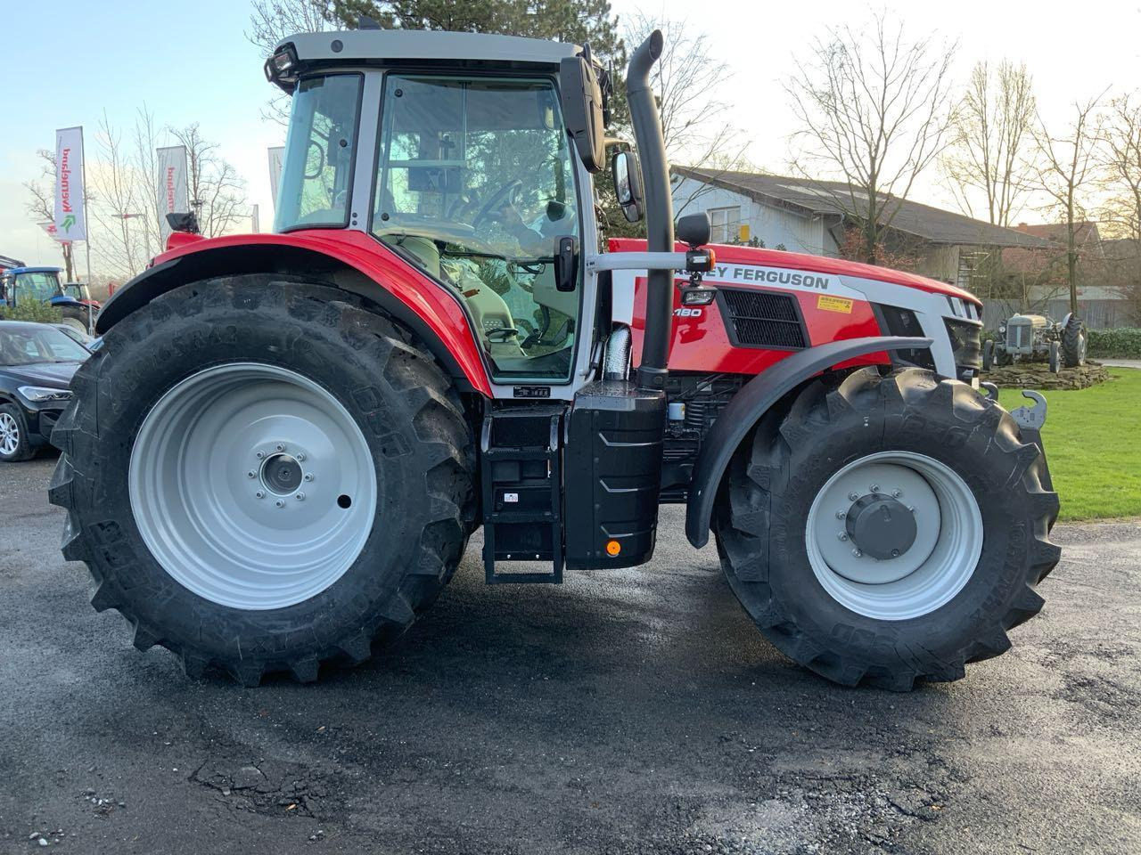 Massey Ferguson MF 7S.180 DYNA-VT - Farm tractor: picture 3 Massey Ferguson MF 7S.180 DYNA-VT - Farm tractor: picture 3