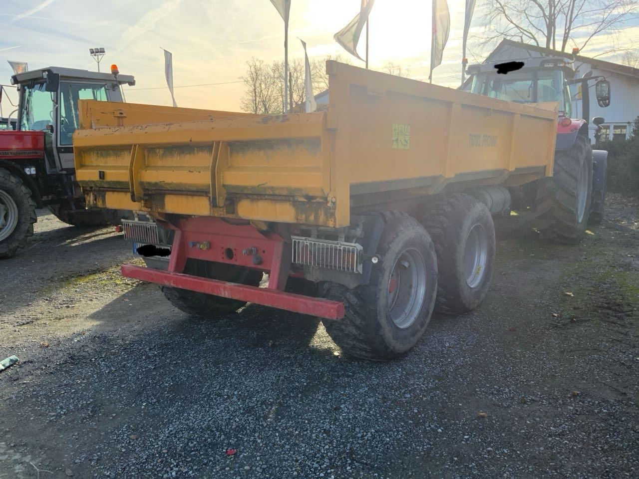 Pronar T679/2 - Dumper: picture 2 Pronar T679/2 - Dumper: picture 2